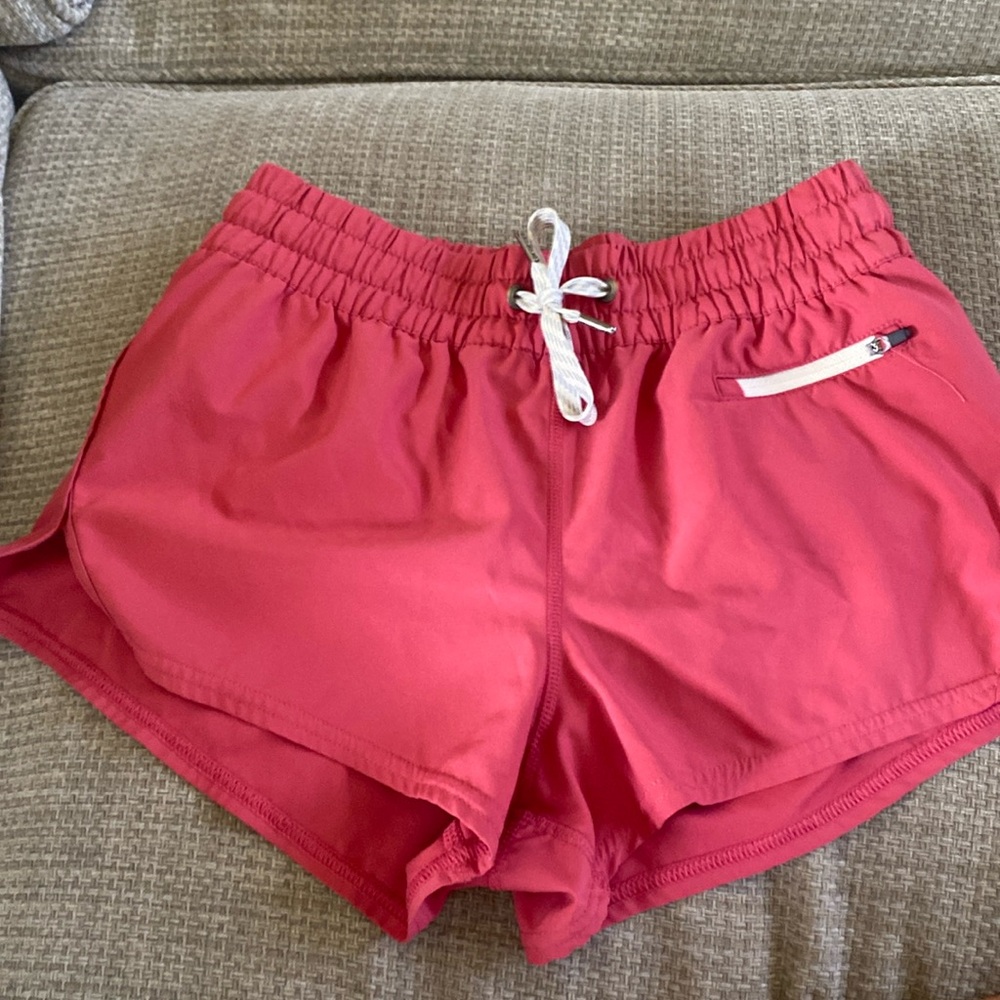 Vuori pink clementine shorts size XS